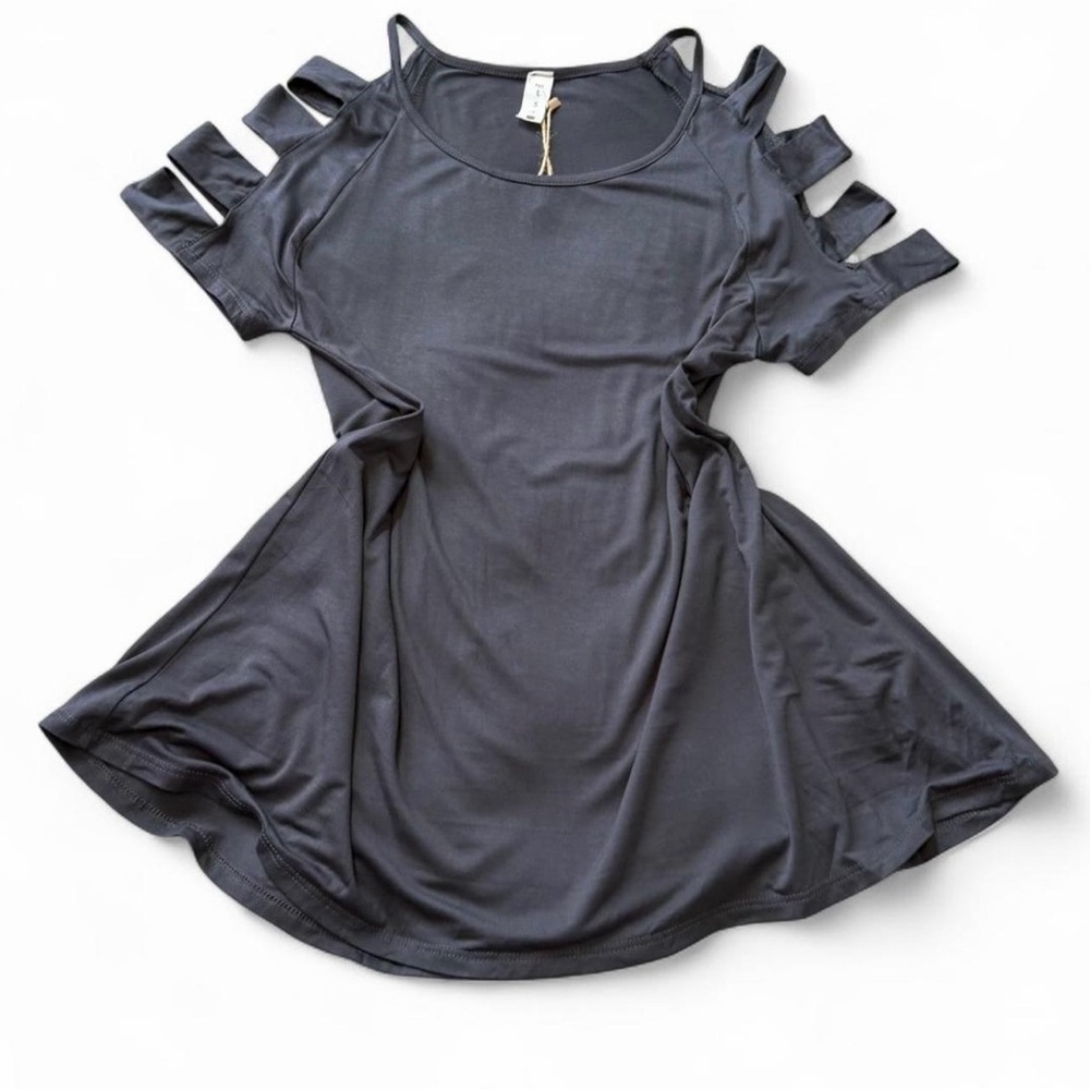 Caged Cold Shoulder Tee - Picture 2 of 15